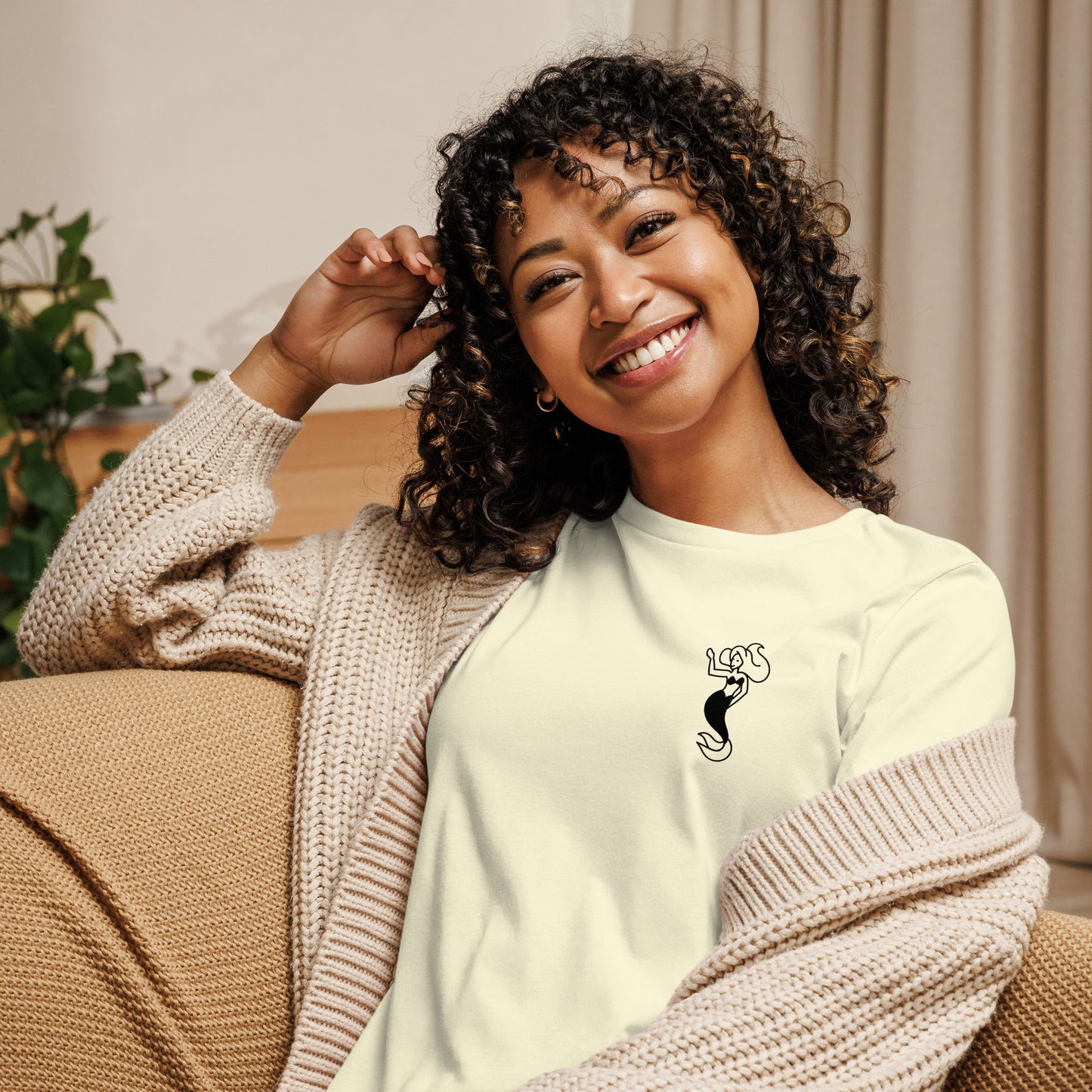 WOMEN'S RELAXED TEE: MERMAID